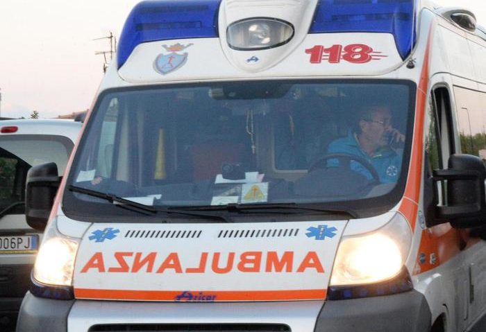 Un român din Italia și-a făcut-o cu mâna lui. A chemat salvarea în care se afla medicul pe care l-a jefuit anul trecut