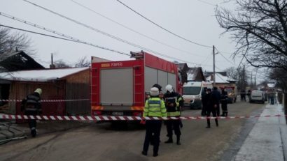 Crimă odioasă la Târgu Ocna acolo unde o mamă și fiul său au fost omorâți. Criminalul a dat apoi foc la casă