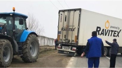 Un TIR a blocat, în această dimineață, circulația între Reșița și Timișoara