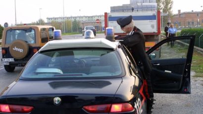 Italia: Șoferiță româncă de TIR salvată de la moarte de carabinierii italieni