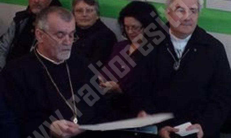 [FOTO] Odă Luminii la Reşiţa: Bisericile ortodoxă şi catolică împreună spre Sfintele Paşti