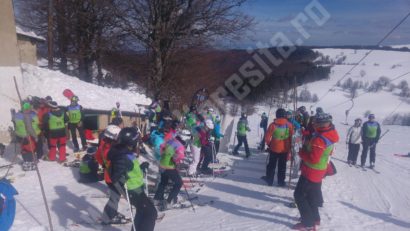 [FOTO] Veteranii schiului, în armonie cu Semenicul, la cea de a 46 ediţie. Radio Reşiţa a transmis evenimentul