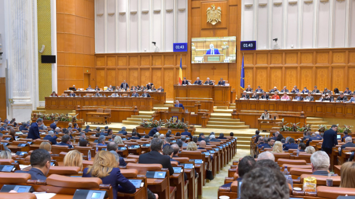 Moţiunea de cenzură împotriva guvernului Dăncilă, citită azi în Parlament