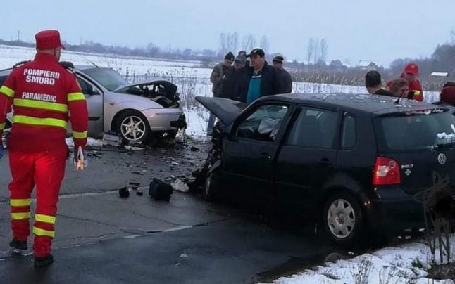 Accident grav în Hunedoara, în această seară. O tânără de 32 de ani a murit și alți trei tineri au fost răniți