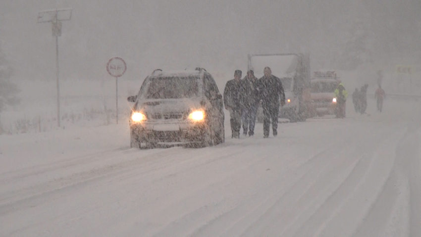 Cod portocaliu de ninsori în întreaga ţară, miercuri şi joi