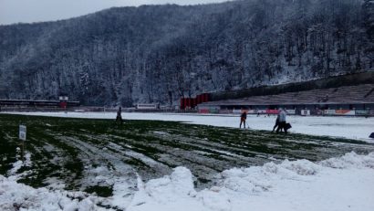 Meciul din Liga a III-a de fotbal dintre CSM Reșița și CSM Lugoj a fost amânat