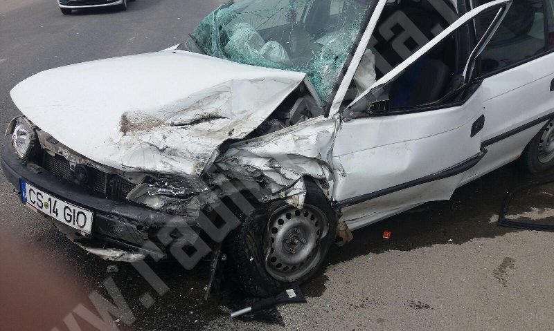 [FOTO] Accident cu şase victime la Caransebeş