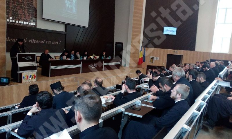 [FOTO] Simpozion internaţional ştiinţific şi filantropic în Episcopia Caransebeşului la universitatea reşiţeană