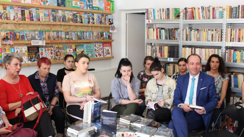 [FOTO] Liga studenților UEMR, partener în Săptămâna Națională a Bibliotecilor