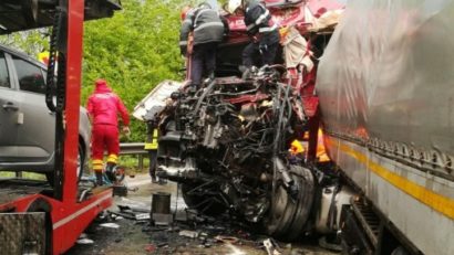 Accident teribil astăzi, între două TIR-uri, pe Valea Oltului. Galerie foto