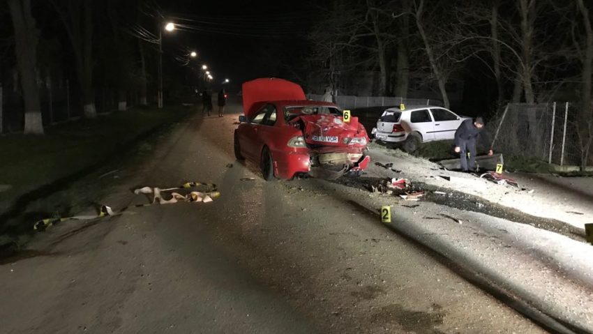 Accident teribil în noaptea de Înviere. Doi tineri sunt în comă