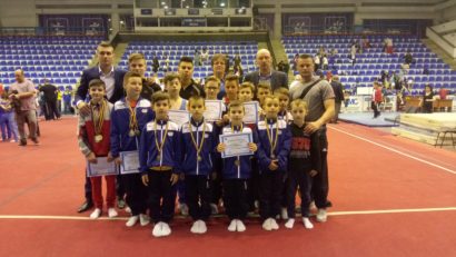 [FOTO-AUDIO] 18 medalii pentru gimnaștii reșițeni la Campionatele Naţionale Şcolare