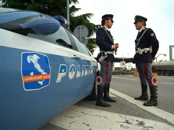 Italia: Șofer român de autocar prins în trafic cu o alcoolemie de 1,72