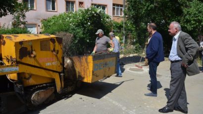 Asfaltări din greu pe străzile municipiului Caransebeş