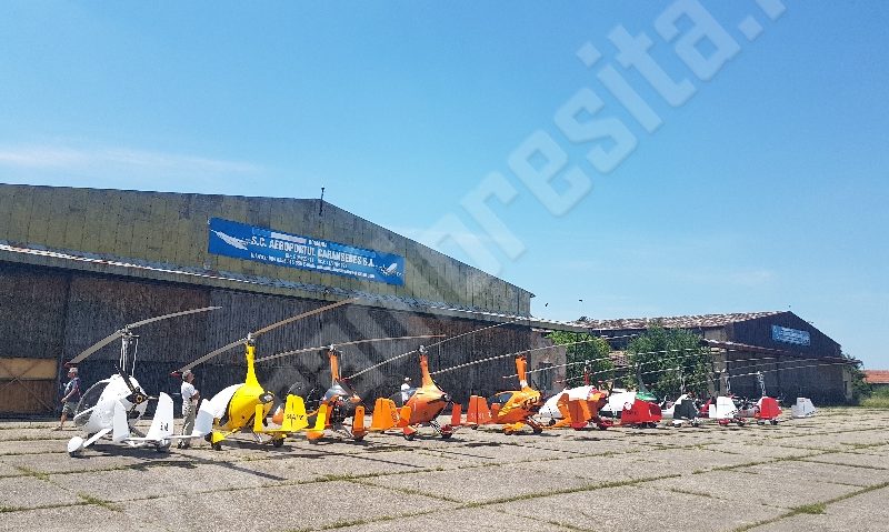 [VIDEO-FOTO] Aeroportul Caransebeș deschis pentru turismul aerian! 28 de aeronave ultraușoare au aterizat în Banat