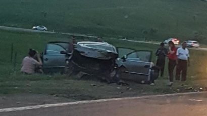 [VIDEO] Accident teribil aseară. Tânăr de 22 de ani mort, prietena lui fractură de coloană și alți 3 răniți