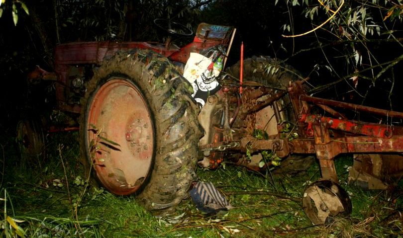 Un mort și patru răniți după ce un tractor s-a răsturnat, azi noapte