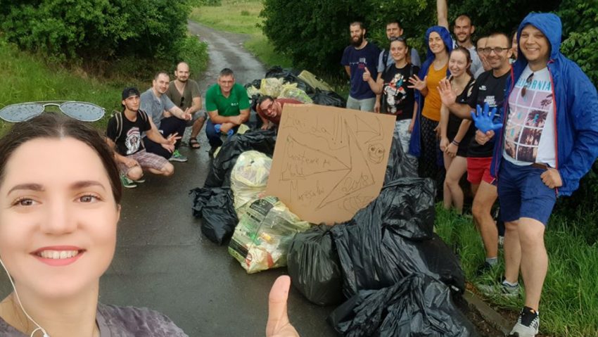 [FOTO] Voluntarii arădeni au strâns 600 de kilograme de gunoi de pe Malul Mureşului