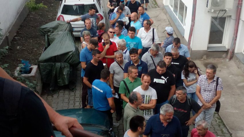 [FOTO] Tot bănăţanul e pescar: Cerinţă mare de permise ANPA în Caraş-Severin