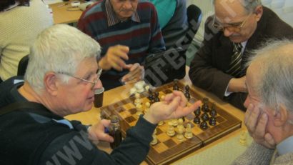 Centru recreativ pentru batrânii satului