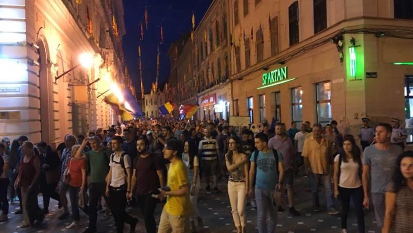 Aproximativ 4000 de oameni au protestat, în această seară, la Timișoara