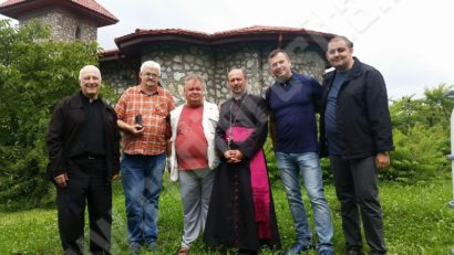 [FOTO] Diplomă de onoare pentru Radio Reşiţa pentru promovarea activităţílor pastoral-misionare, culturale şi sociale ale Bisericii greco-catolice