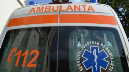 Timiş: Cinci victime, transportate la spital, după ce au fost lovite de o şoferiţă, pe trotuar