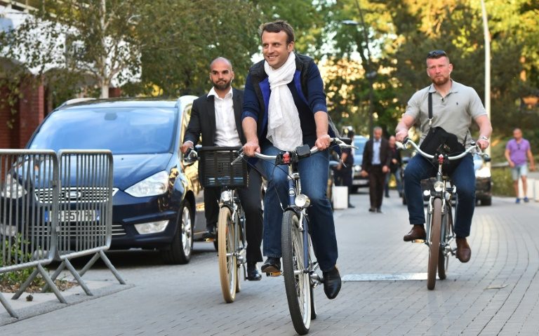 Francezii sunt plătiți de guvern pentru a merge cu bicicleta la serviciu