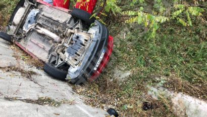 [FOTO] Avertizări inutile ale poliţiştilor rutieri. Un nou accident pe DN6, la ieşire din Teregova