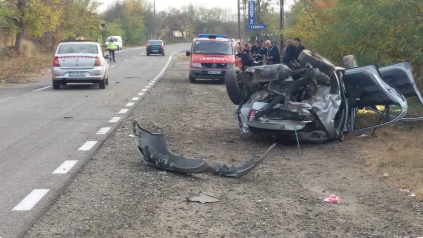 [FOTO] Accident în Caransebeș: un mort și un rănit grav