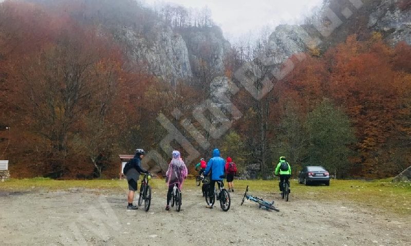 Traseele montane de pe Valea Cernei au fost marcate pentru biciclişti