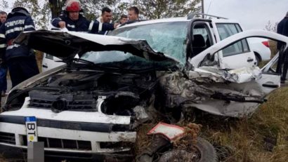 VIDEO: Doi călugări au scăpat miraculos dintr-un teribil accident rutier