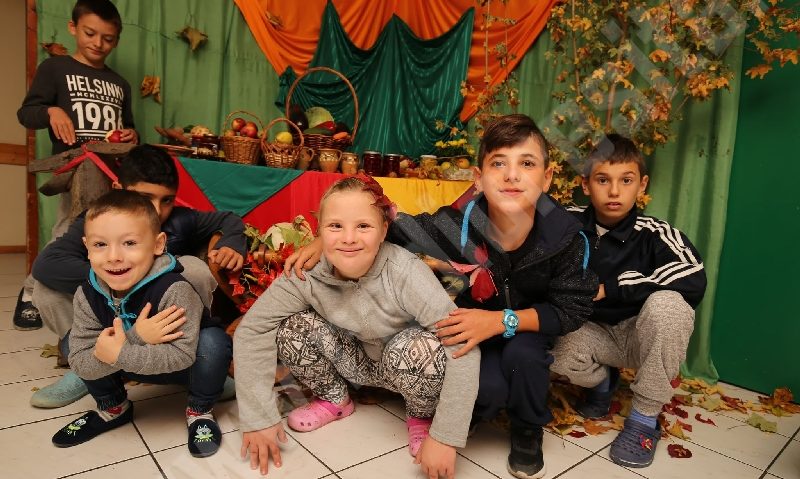 [FOTO] „Toamnă colorată, toamnă îmbelşugată” la Centrul Primăvara din Reşiţa