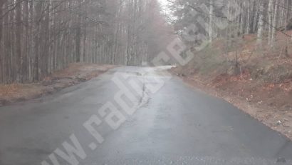 [FOTO] O şansă turismului cărăşean: Drumul spre Semenic reabilitat de autorităţile judeţene