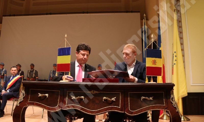 S-a semnat înfrățirea între Consiliul Județean Arad și Raionul Ialoveni din Moldova