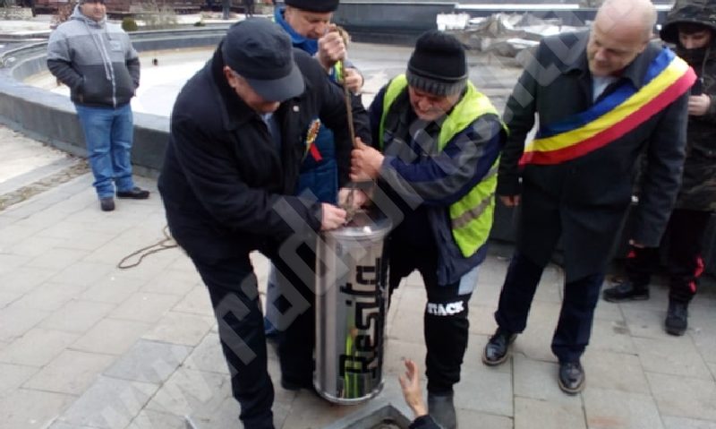 [FOTO] De Centenar, mesaj pentru viitorul primar al Reşiţei prin Capsula Timpului!