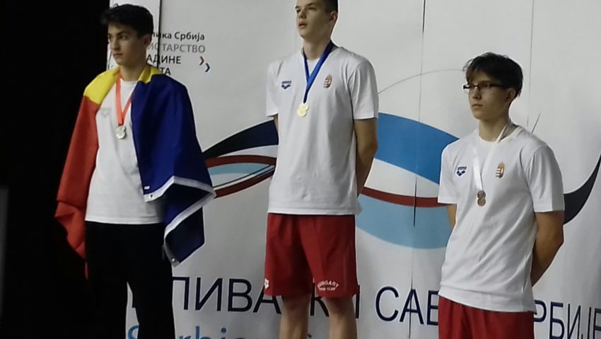 Înotătorul reșițean Denis Popescu a obținut rezultate de excepție, de ziua României, la Campionatul Țărilor Central Europene