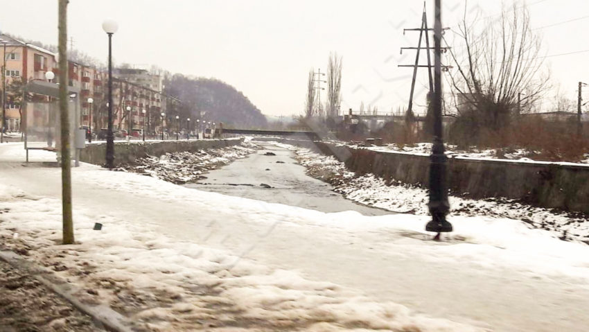 [FOTO] Lucrările la Aleea de Promenadă vor continua și pe malul drept al Bârzavei