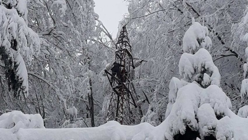 Alimentarea cu energie electrică a staţiunilor din Munţii Banatului, joacă din nou feste