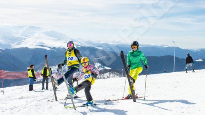 [FOTO] Soarele încinge atmosfera pe pârtie la „Cupa Primăverii weSKi” pe Muntele Mic, ediția I