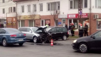 Accident în Timișoara în această dimineață. Femeie de 23 de ani rănită