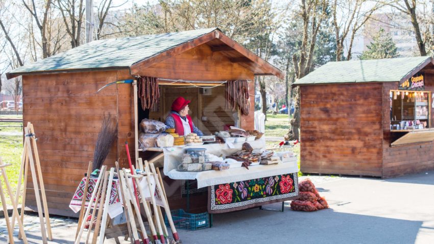 [FOTO] SC Piețe Reșița oferă micilor producători locali sprijin în promovarea produselor