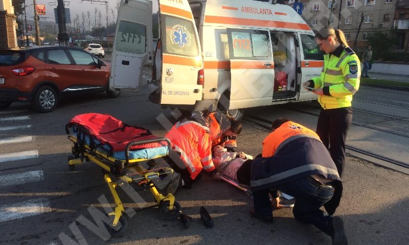 [FOTO] Accident pe trecerea de pietoni. Circulaţia a fost dată peste cap