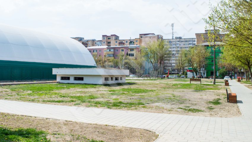 [FOTO] Lucrările la Parcul Copilului din Reșița continuă