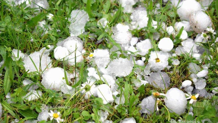 Administraţia Naţională de Meteorologie a emis cod galben de vijelii şi grindină