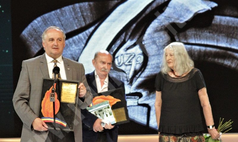 [FOTO-AUDIO] Eminescu premiat de UZPR. Reşiţenii Erwin Josef Ţigla şi Gheorghe Jurma, câştigătorii trofeului secţiunii carte de publicistică