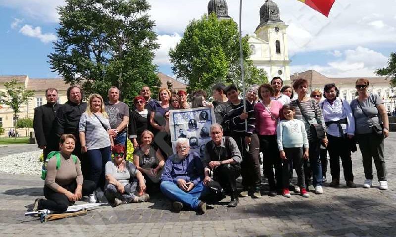 [AUDIO-FOTO] Cu credinţă şi iubire, pelerinii reşiţeni au fost alături de Papa Francisc pe Câmpia Libertăţii la Blaj