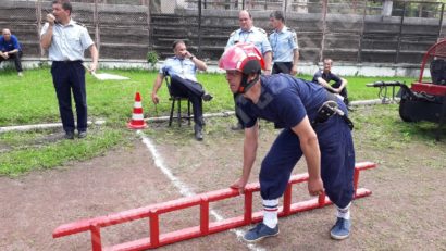 [FOTO-VIDEO] Pompierii civili şi-au testat nivelul de pregătire