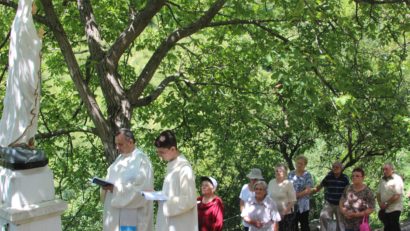 [FOTO] Pelerinaj la sanctuarul marian de la Ciclova cu prilejul sărbătoririi hramului