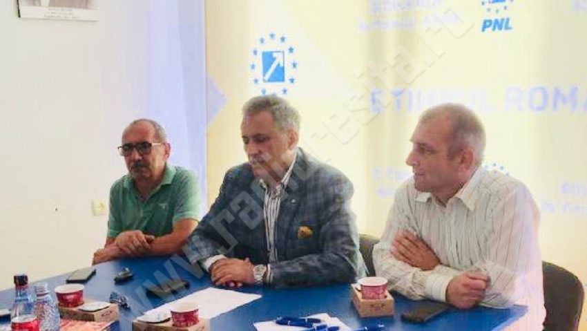 PNL a lansat astăzi campania de strângere de semnături pentru alegerile prezidenţiale